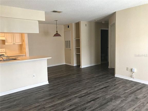 3rd image of 2550 N Alafaya Trl APT 3100