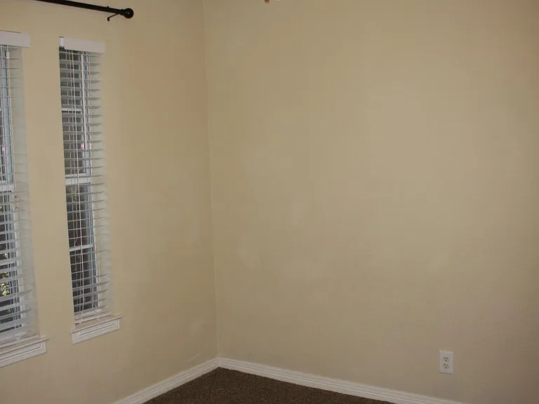 701 Stribling Cir — Photo 11