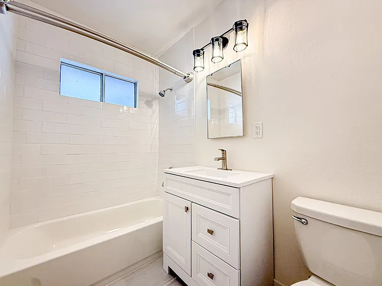 4528 Murietta Ave #11A — Photo 16