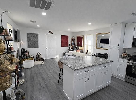 5th image of 1044 Allo Ave