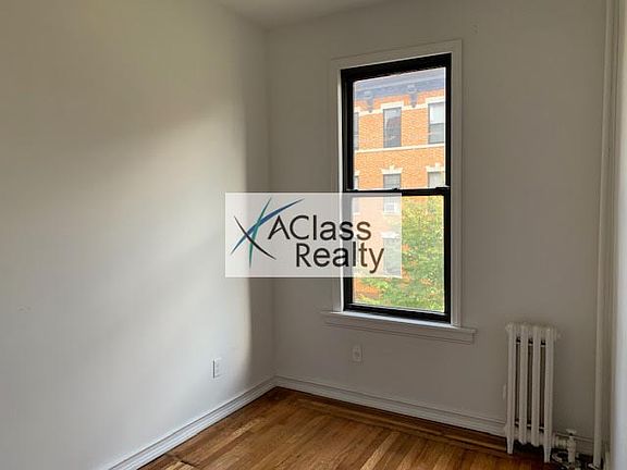 4th image of 2552 38th St APT B3