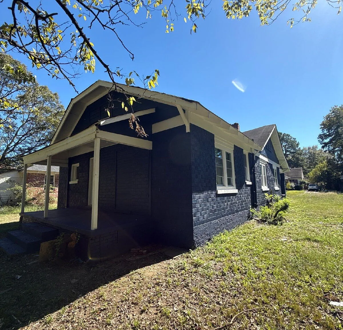 4 bed, 2.0 bath, 1392 sqft, $1,550 — Photo 3