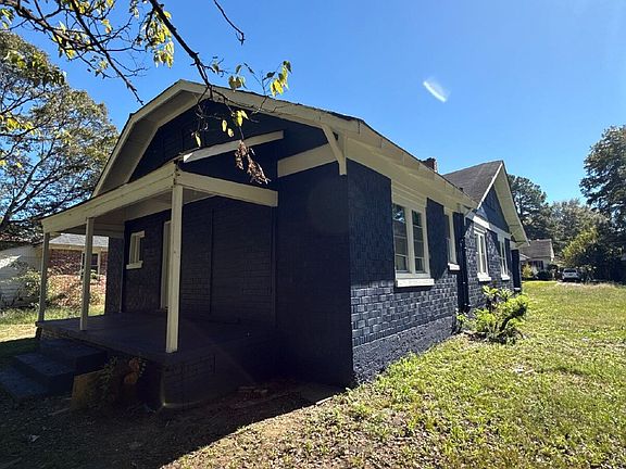 3rd image of 3408 Bowen Ave