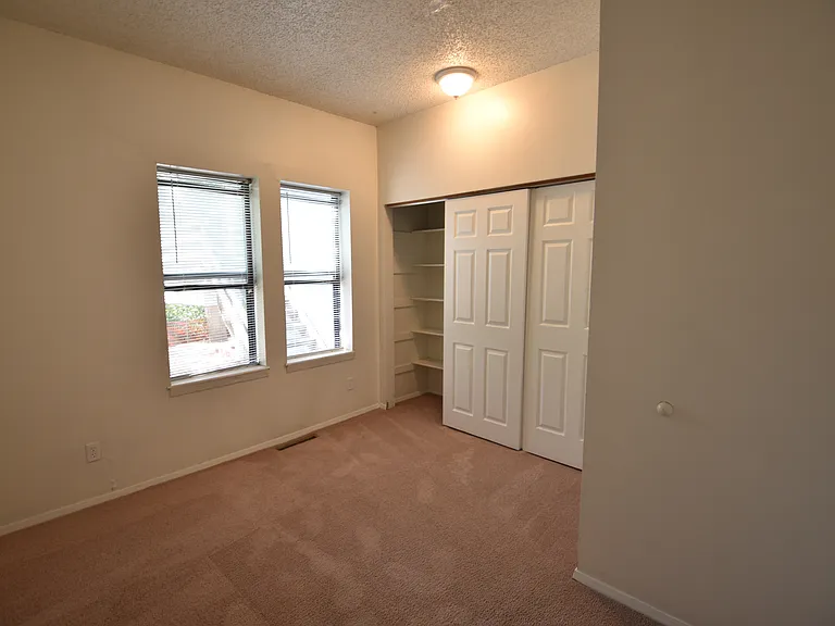 2927 Broadway St #2 — Photo 24