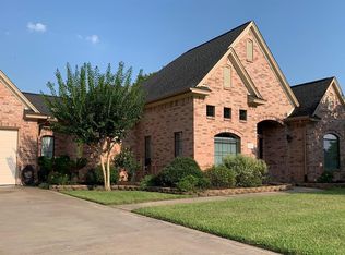 1116 Enchanted Oaks Dr, Angleton, TX 77515