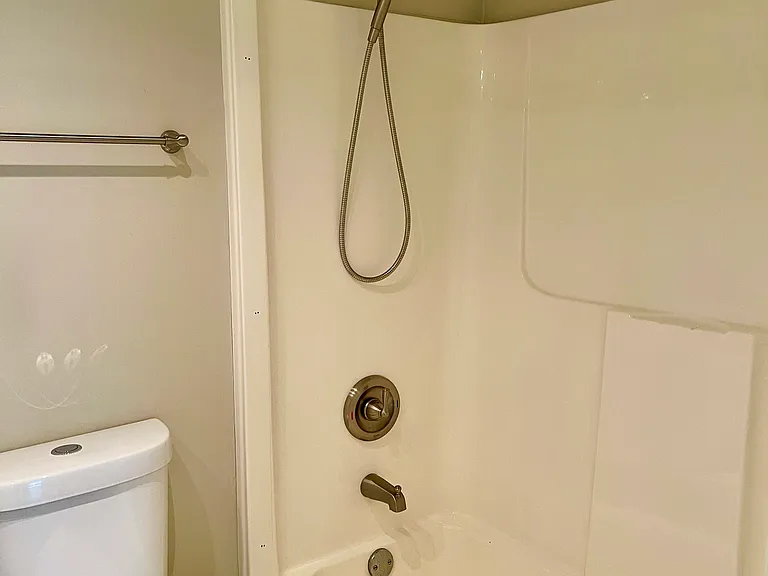 245 Lanchester Ct — Photo 26