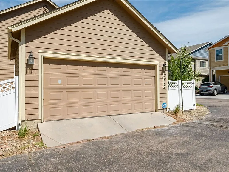 2475 Saint Paul Dr — Photo 44
