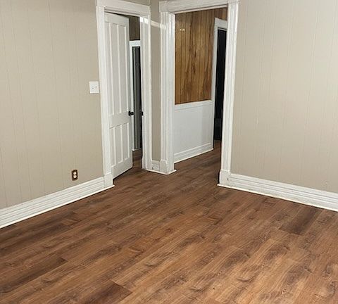 5th image of 31 Elizabeth St Unit 2