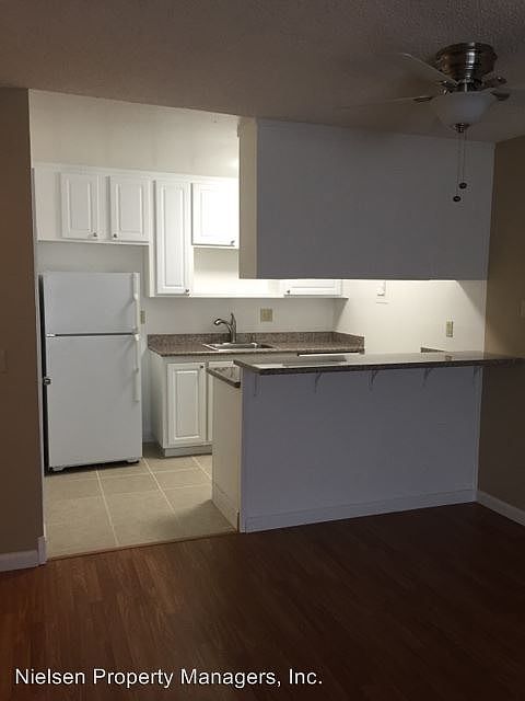 2nd image of 1629 H St APT 5