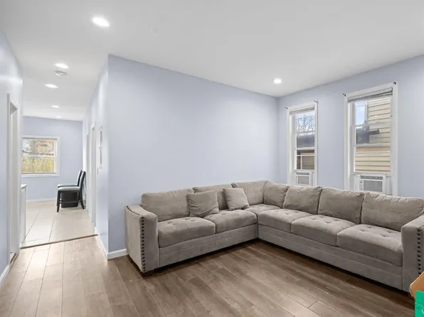 83 Hobart Avenue image 6 of 12