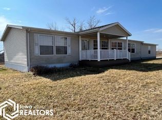 318 W Main St, Exline, IA 52555