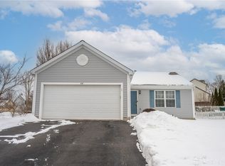 418 Lake Front Dr, Lebanon, OH 45036