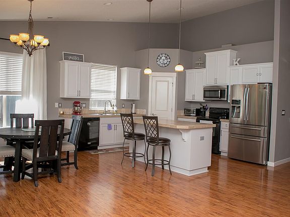 5th image of 5110 Bilbao Dr