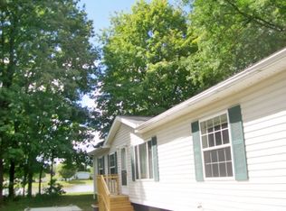 74 Carmell St, Belleville, MI 48111