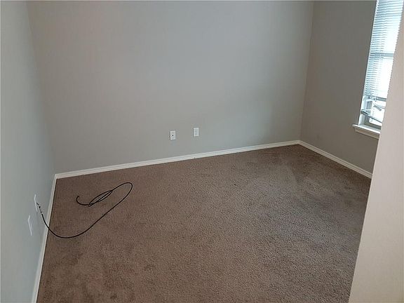 4th image of 2900 SW Amberwood Ave