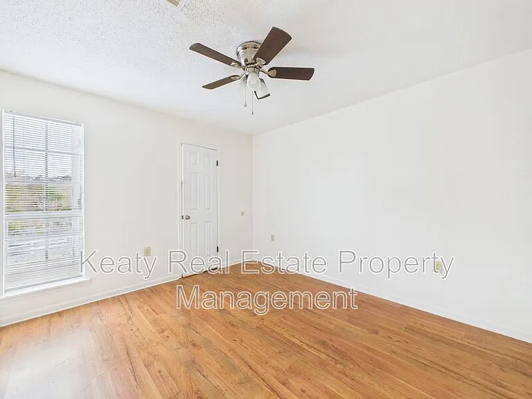 407 Fox Run Ave #2 — Photo 12