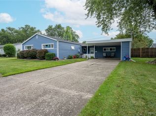 21 Beverly Dr, Depew, NY 14043
