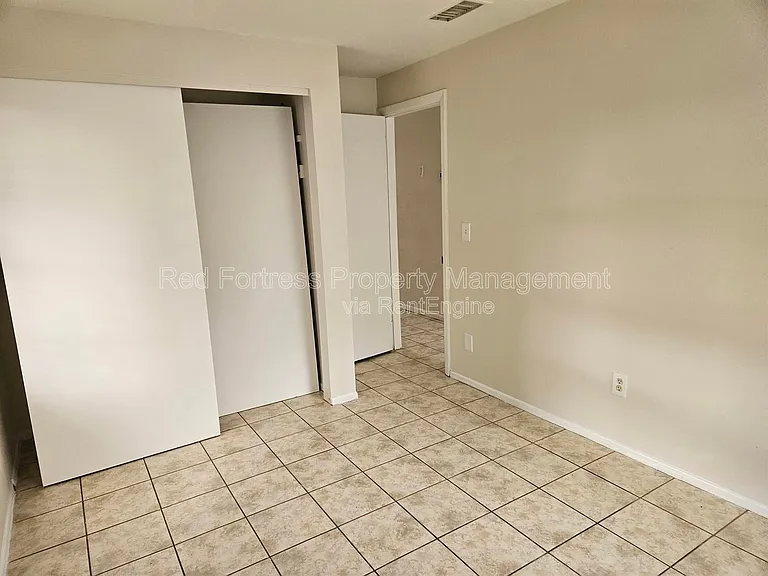 1635 Newport Ct — Photo 8