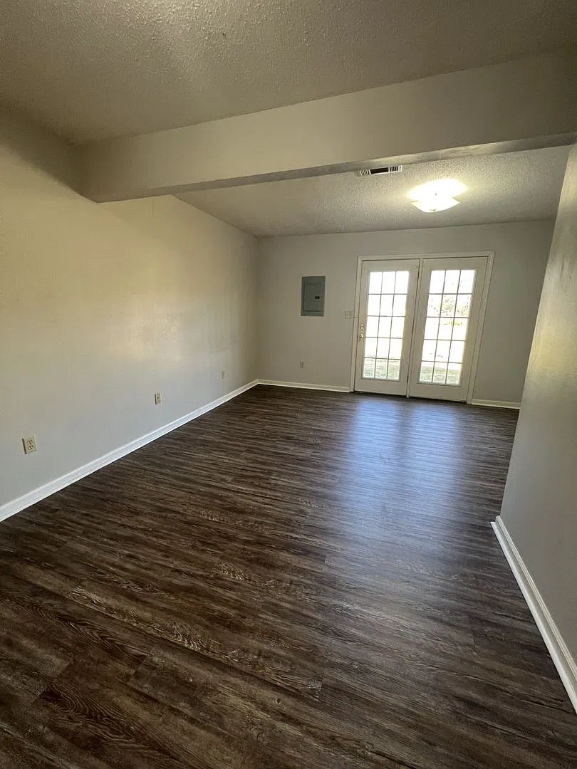 427 Mount Pelia Rd — Photo 3