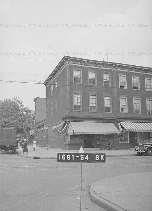 2nd image of 207 Bainbridge St #M
