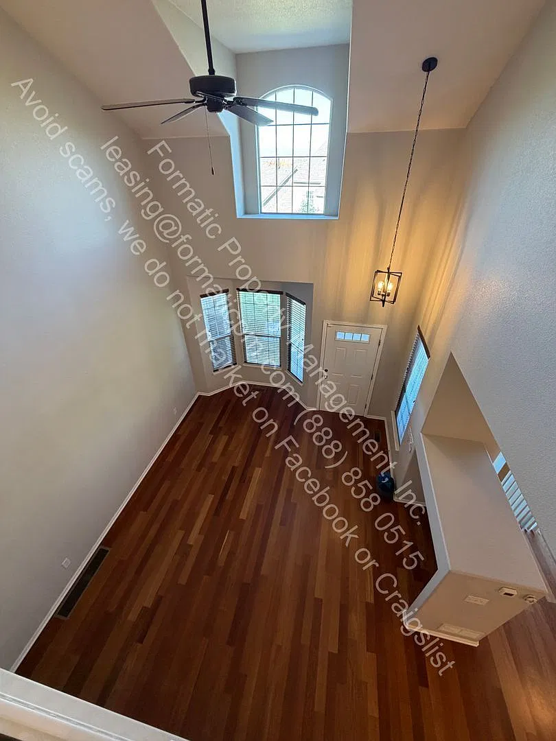 4 bed, 3.5 bath, 2467 sqft, $2,995 — Photo 3