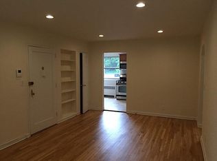 316 Main St APT B, Roslyn, NY 11576