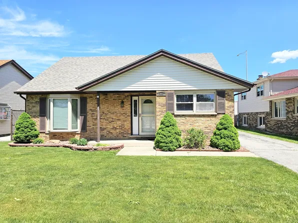 12827 S Blossom Dr, Alsip, IL 60803