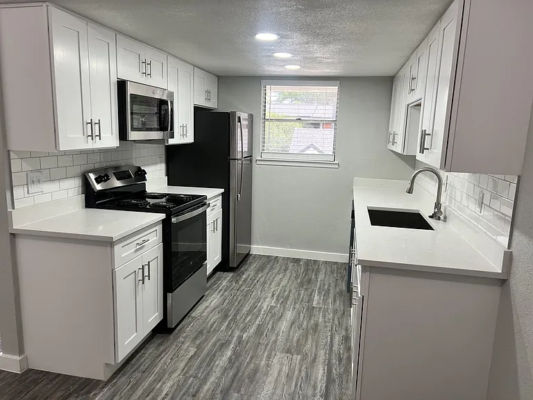 Serenity Apartments — Photo 39