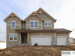 11235 Cove Hollow Dr, Papillion, NE 68046