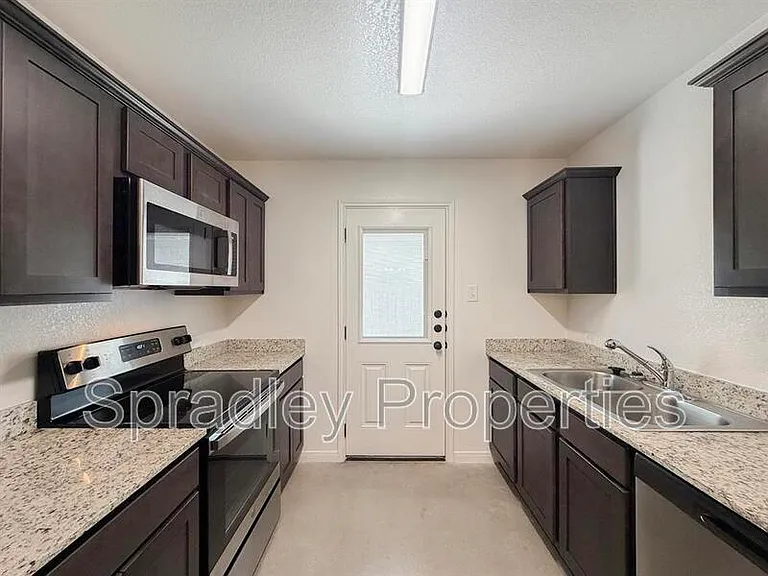 9110B Winding Ct — Photo 5