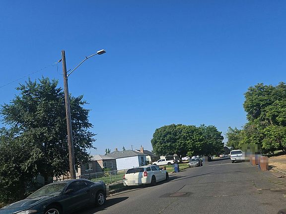 4th image of 1628 E Rich Ave