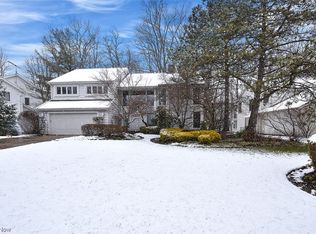 4029 Orangewood Dr, Beachwood, OH 44122