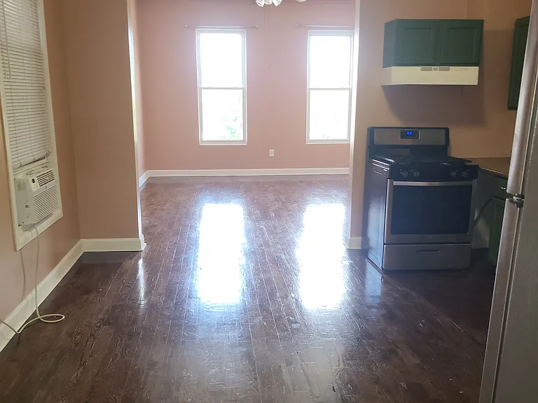 2151 W 21st St #2 — Photo 10
