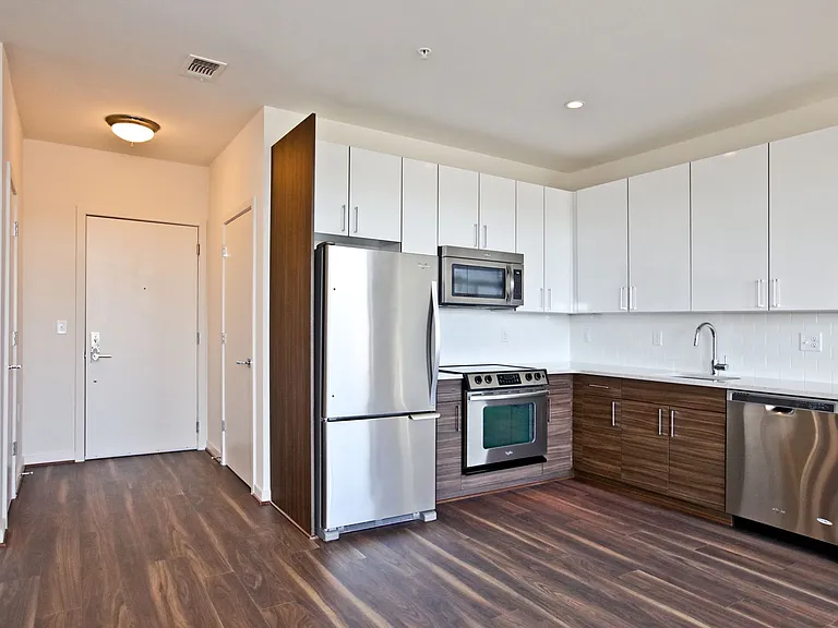 Fahrenheit Apartments — Photo 10