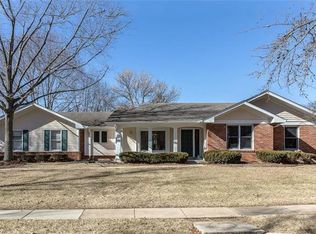 14635 Chermoore Dr, Chesterfield, MO 63017