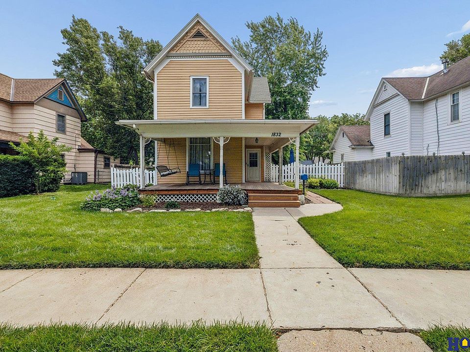 1st image of 1832 S 15th St