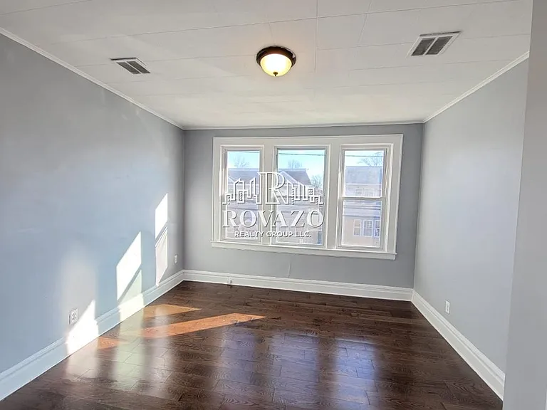 67 Halsted St #1R — Photo 4