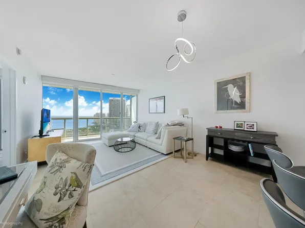 888 Biscayne Boulevard #3702, Miami, FL 33132