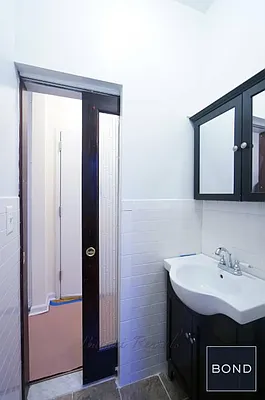 Rented by Bond New York | media 27