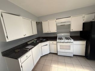 1426 E Ports O Call Dr APT 1S, Palatine, IL 60074