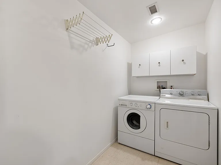 622 N Monterey Rd — Photo 46