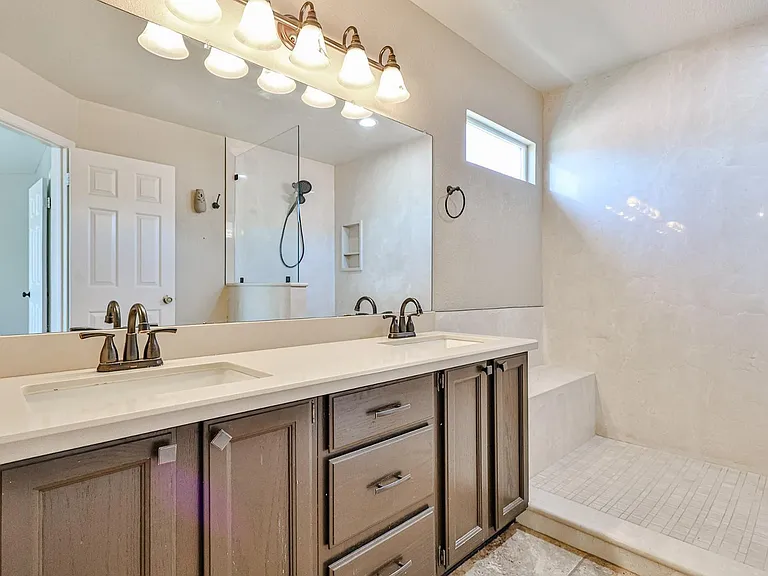 3236 E Hiddenview Dr — Photo 29
