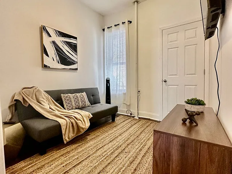 2418 Cambreleng Ave — Photo 21