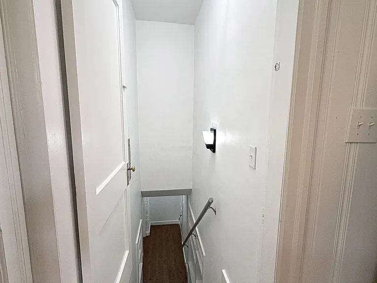 2807 Ashland St — Photo 17