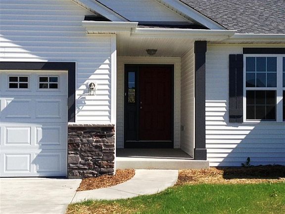 2nd image of 1133 Red Oak Cir