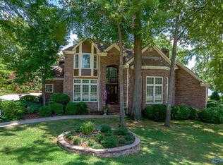 105 Lake Pointe Cir SW, Huntsville, AL 35824