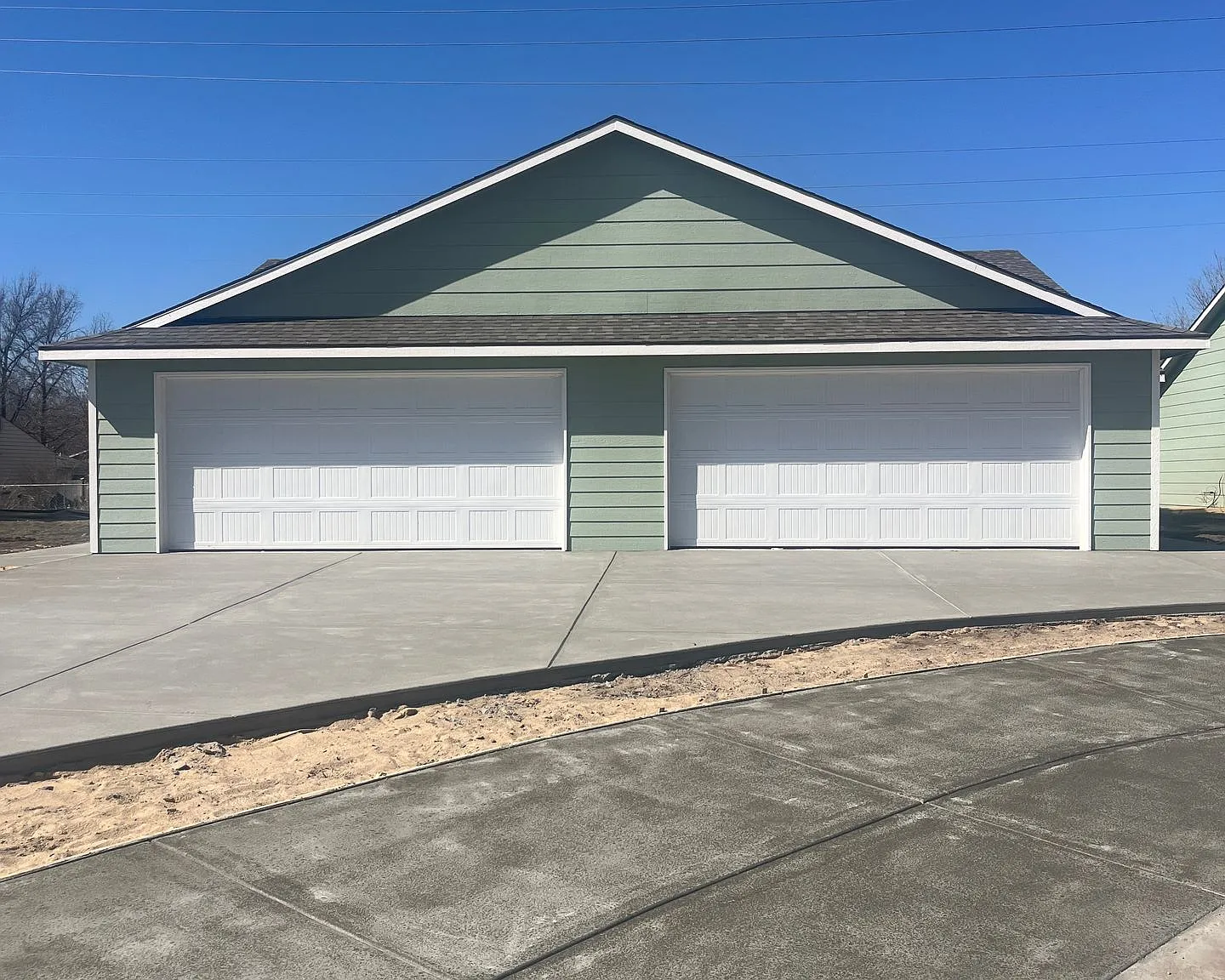 Brand-New Duplex Available May 1, 2025! — Photo 1