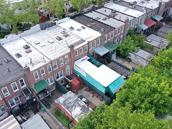 5th image of 137 E 29th St