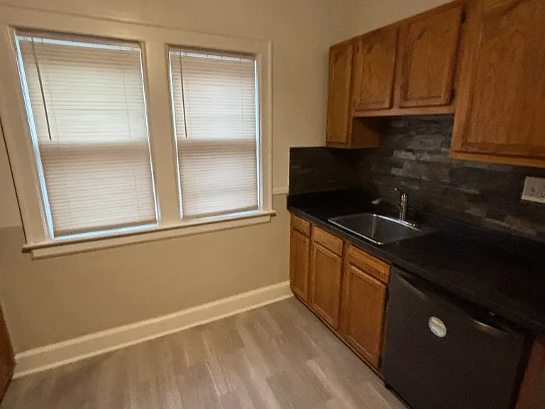 1402 Somerset Ave — Photo 16