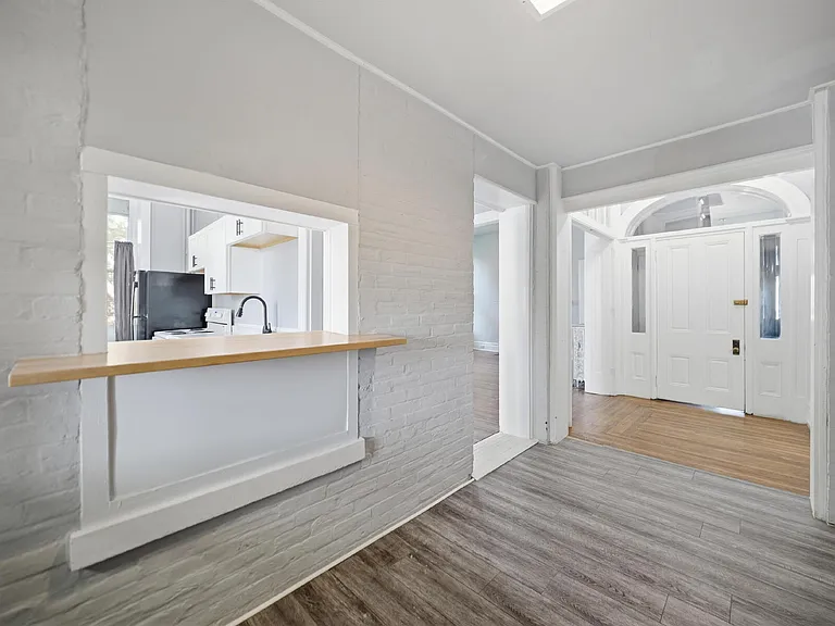 323 N Potomac St — Photo 18